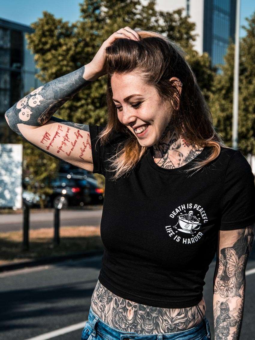 Death is peaceful Crop Shirt [black]