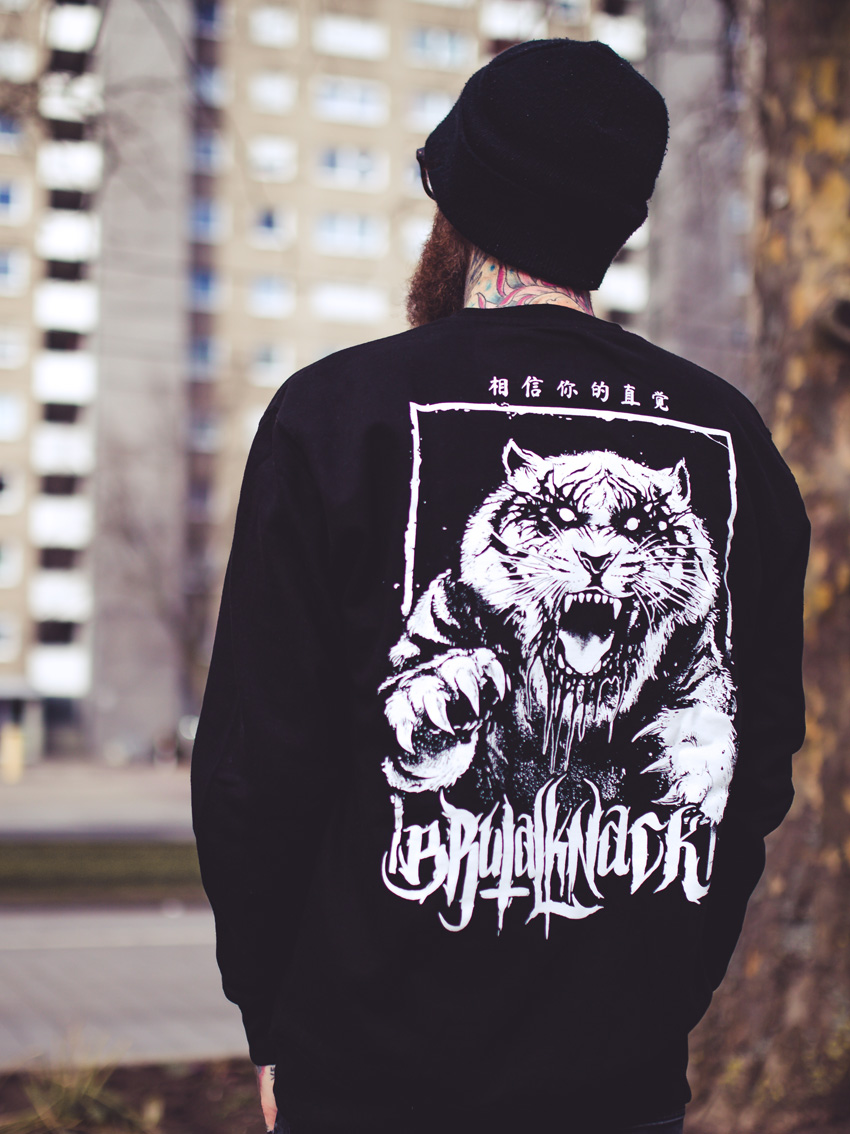 brutal-knack-tiger-sweater-1