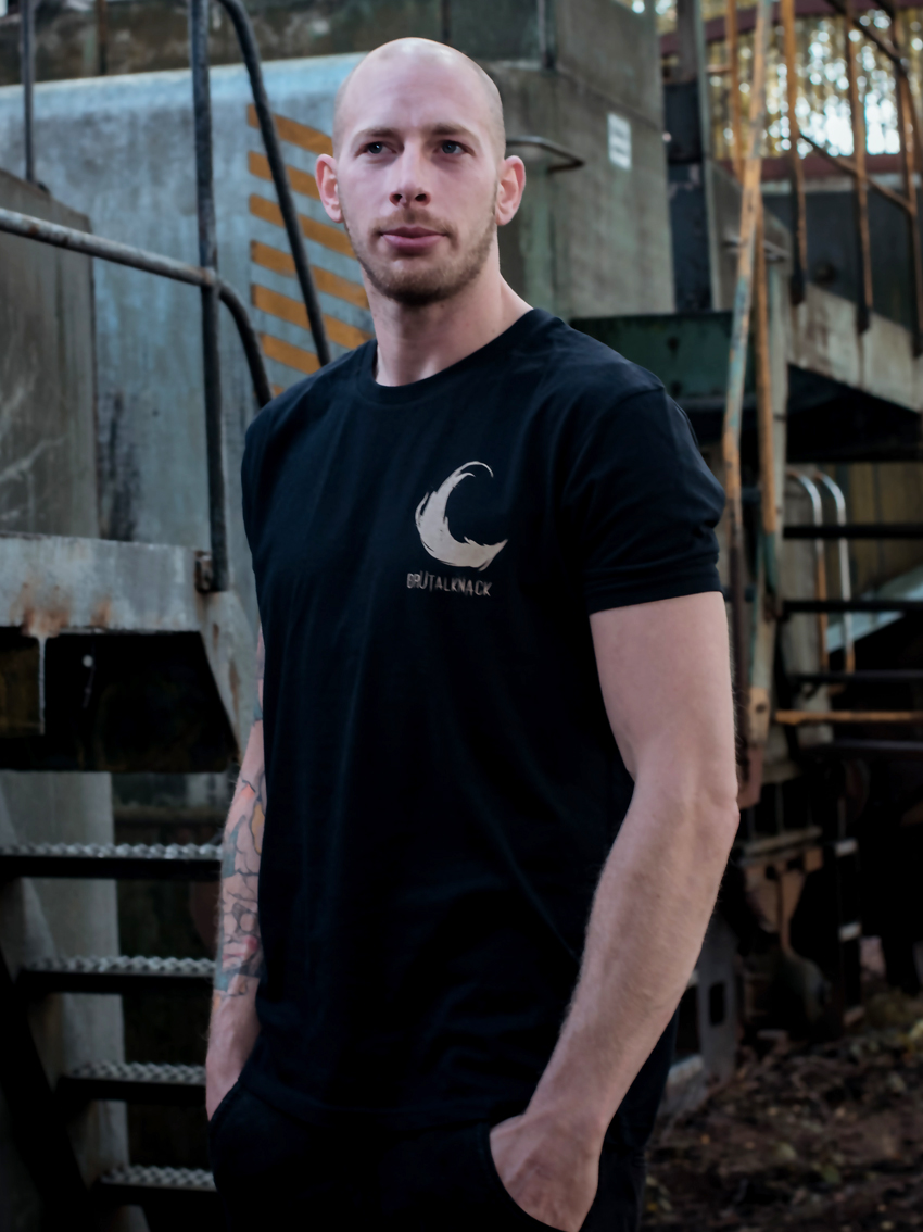 brutal-knack-dark-shirt-4