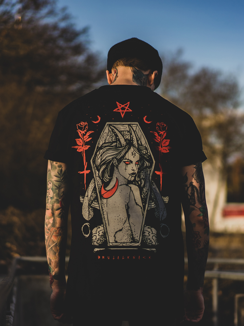 brutal-knack-occult-lady-2