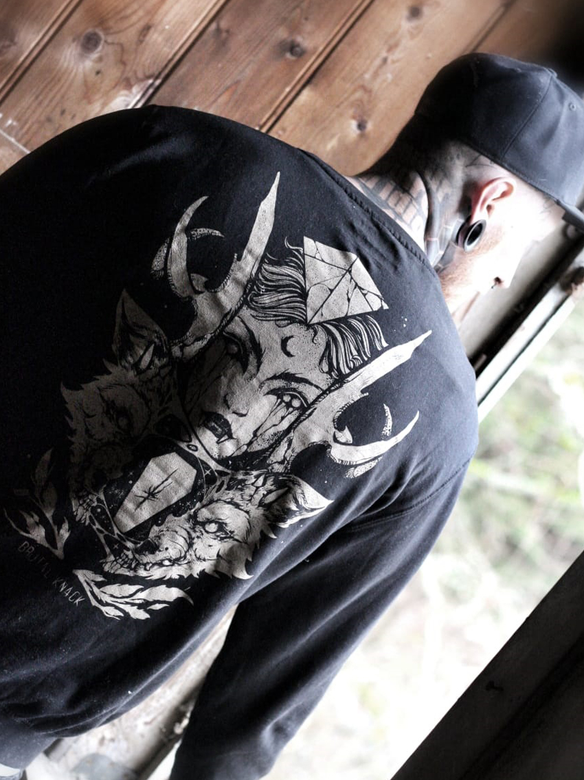 brutal-knack-dark-sweater-3