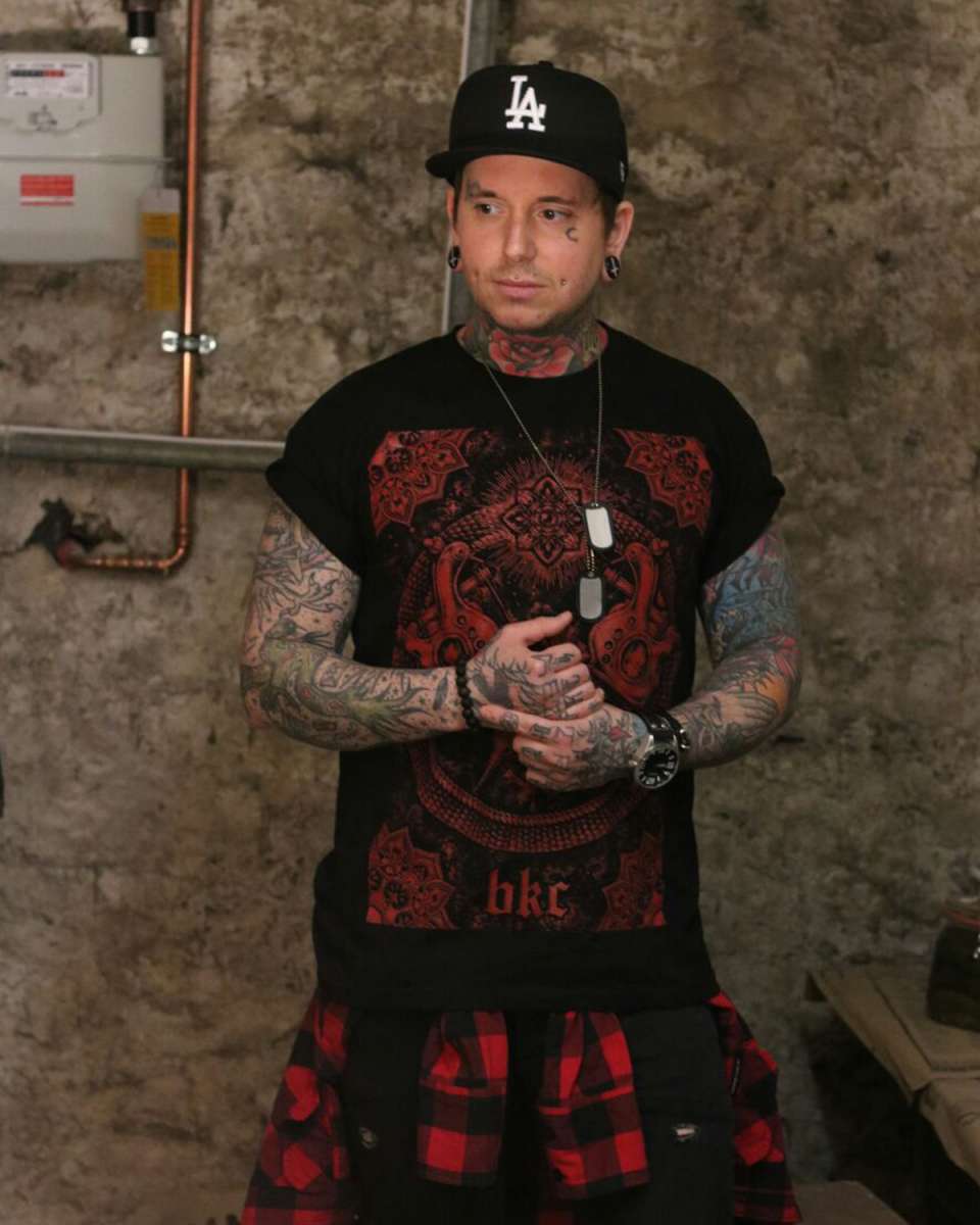 brutal-knack-tattoo-machine-black-red-3_600x600-2x