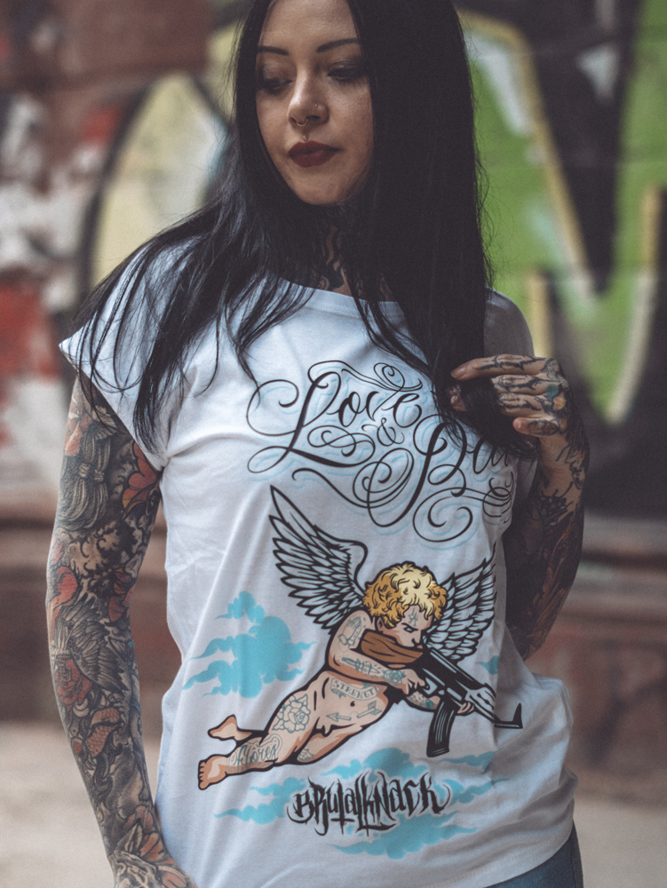 girl-shirt-love-pain-white2