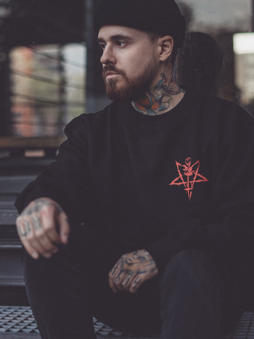 brutal-knack-sweater-occult-lady-2