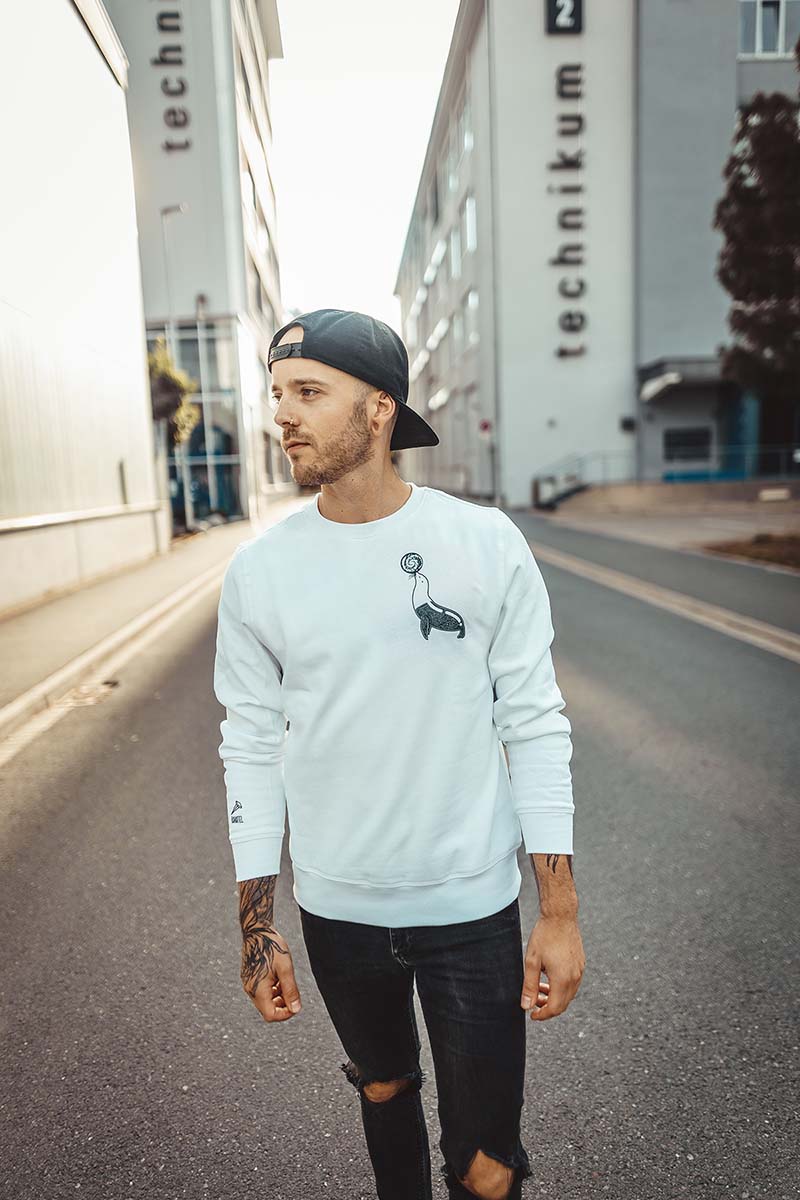 sealsweat2Xb93VsjDqR34