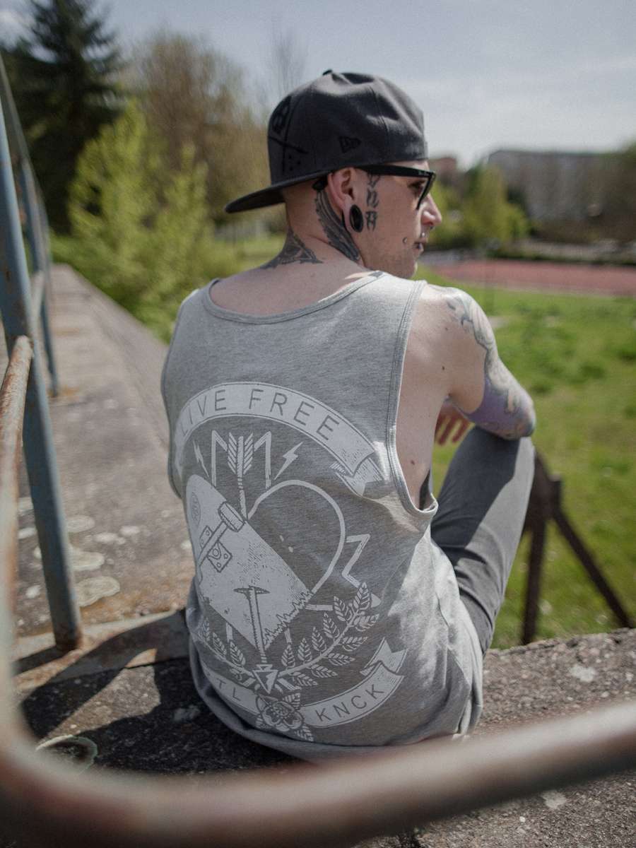 brutal-knack-live-free-tank-boy-2_600x600-2x